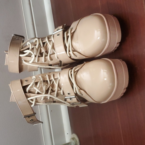 NEW Ego chunky cut out patent boot size 7 - Picture 2 of 6